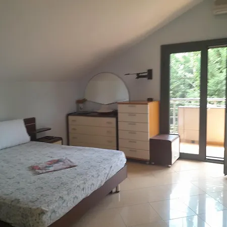 Villa Vila Demneri *